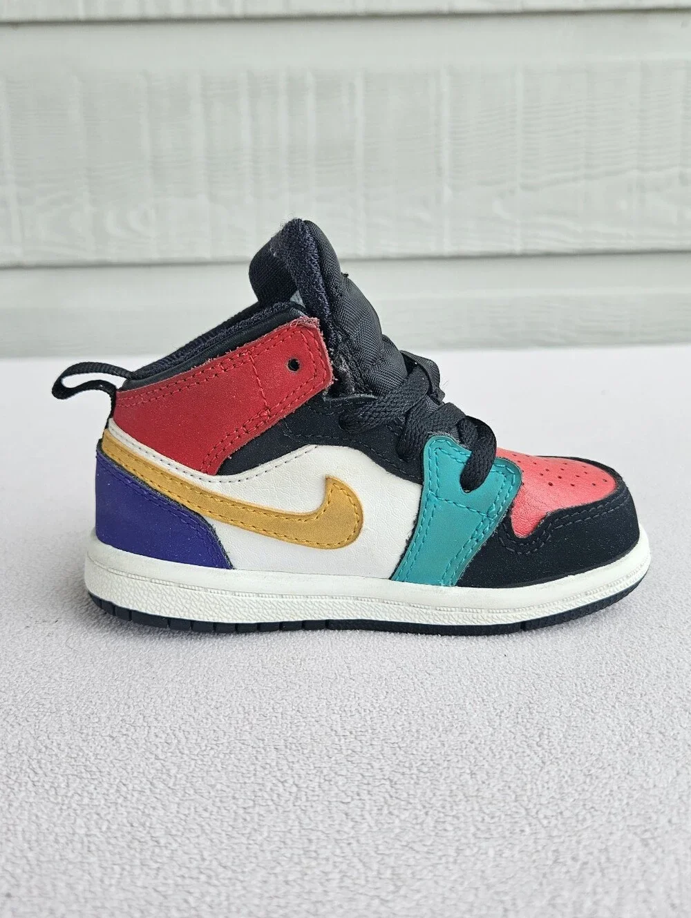 Nike Air Jordan 1 Mid TD Toddler SZ 6 Sneakers Multi-Color 90's Retro 640735-125